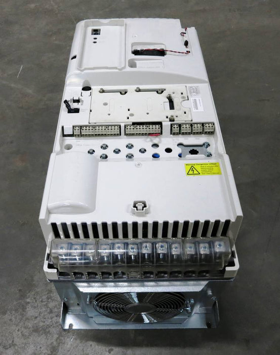 A B B Quality AC Drives ACS800-17-0320-5+B054C129 100% Original