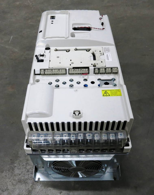 A B B Bred AC Drives ACS800-17-1330-5+B4C9H9 100% Original