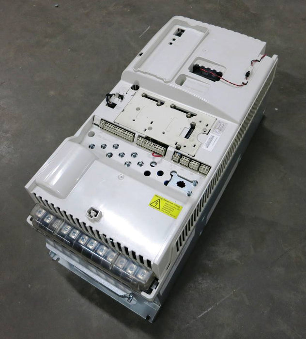 A B B Stock AC Drives ACS800-37-0260-7+B4C9D0 100% Original