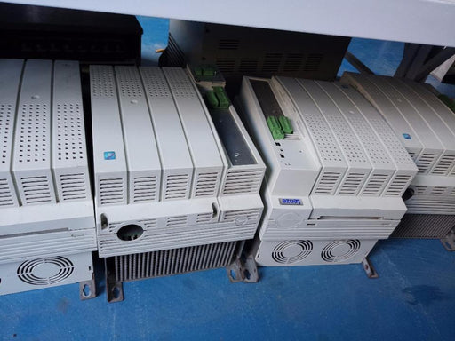 Lenze NeedinquiryServo Drive Frequency Inverter EVF9327-EV Uesd